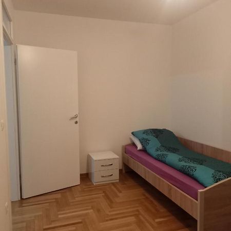 Rooms Near The Airport Saraybosna Dış mekan fotoğraf