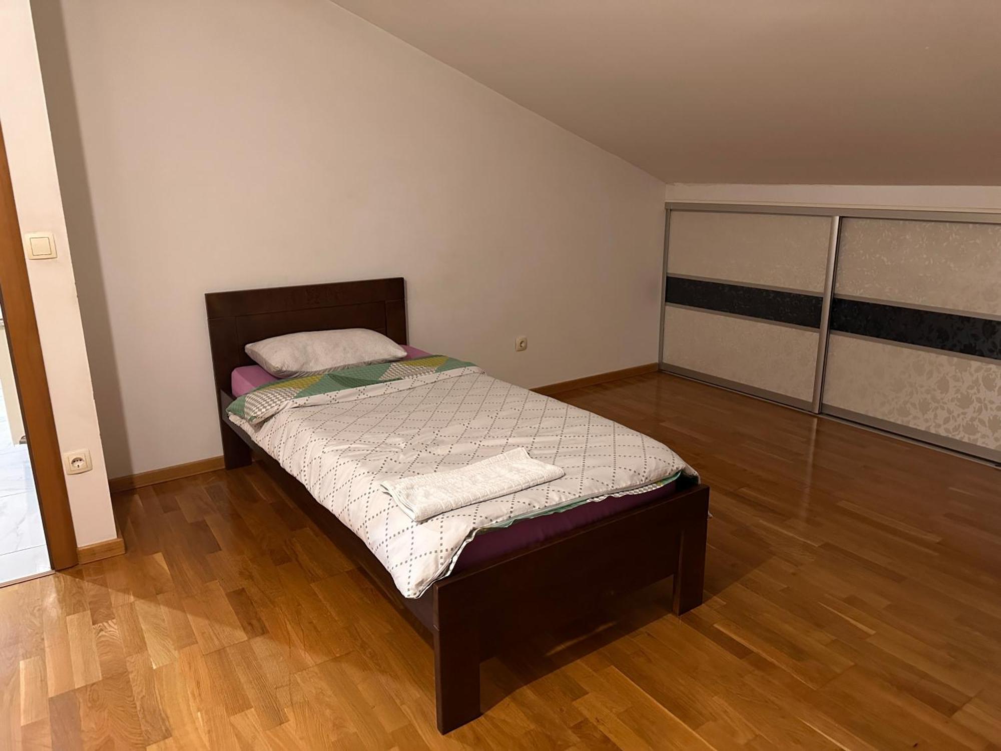 Rooms Near The Airport Saraybosna Dış mekan fotoğraf