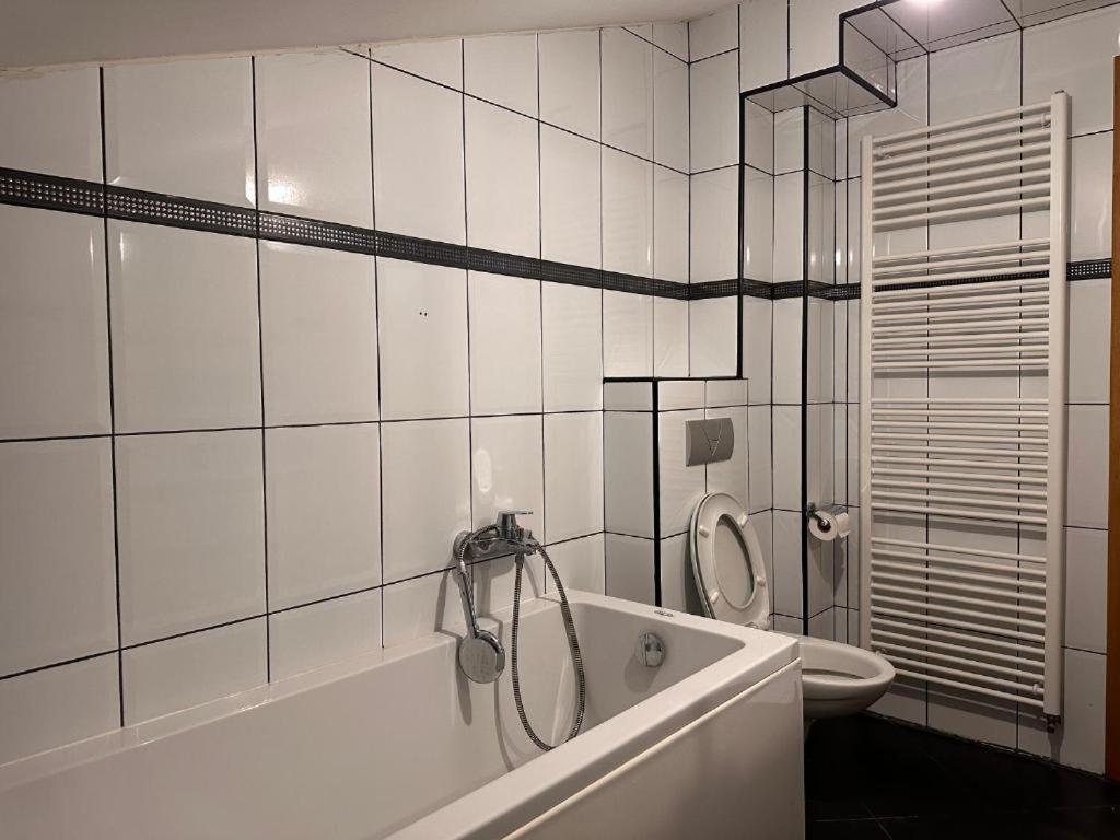 Rooms Near The Airport Saraybosna Dış mekan fotoğraf